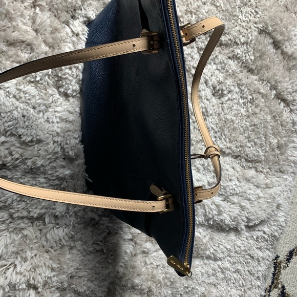 Michael Kors Jet Set Travel Navy Blue bag. - Picture 6 of 6